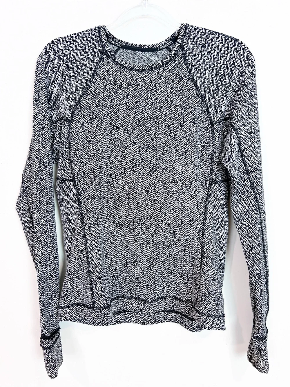 LULULEMON RUNDERFUL BLACK WHITE PATTERN LONG SLEEVE ATHLETIC SHIRT SZ 8